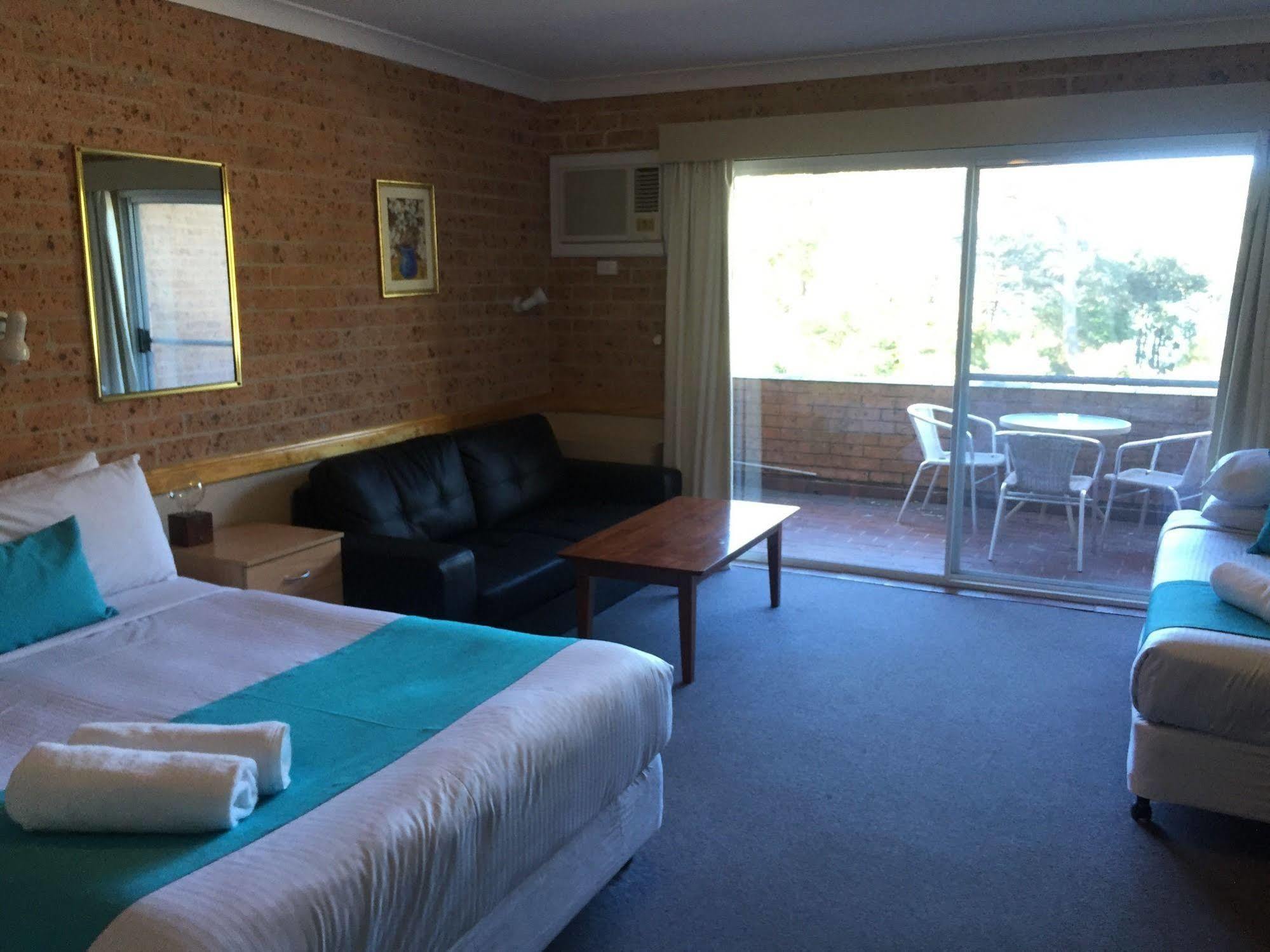 Huskisson Beach Motel Buitenkant foto